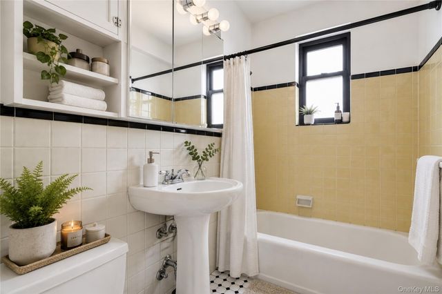 26-16 Union Street 6F, Flushing, NY 11354