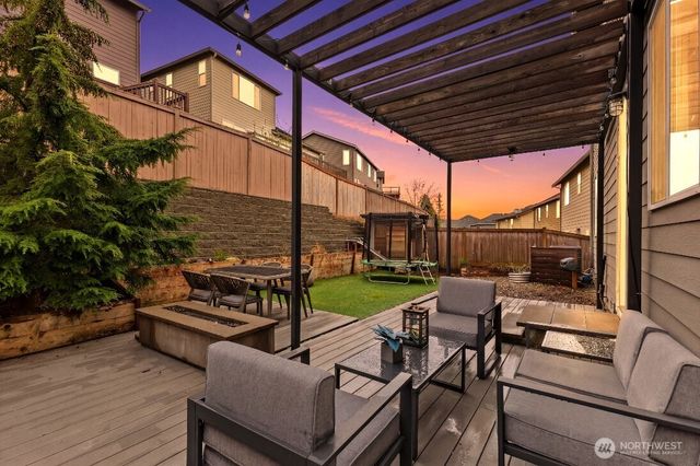 9219 Jacobia Avenue SE, Snoqualmie, WA 98065