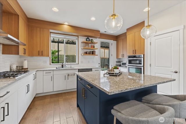 9219 Jacobia Avenue SE, Snoqualmie, WA 98065