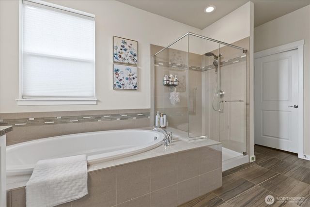 9219 Jacobia Avenue SE, Snoqualmie, WA 98065