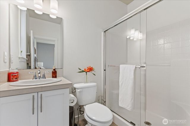 9219 Jacobia Avenue SE, Snoqualmie, WA 98065