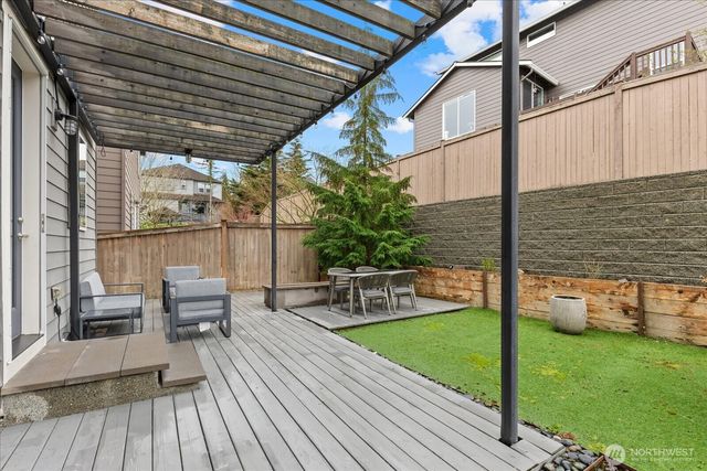 9219 Jacobia Avenue SE, Snoqualmie, WA 98065