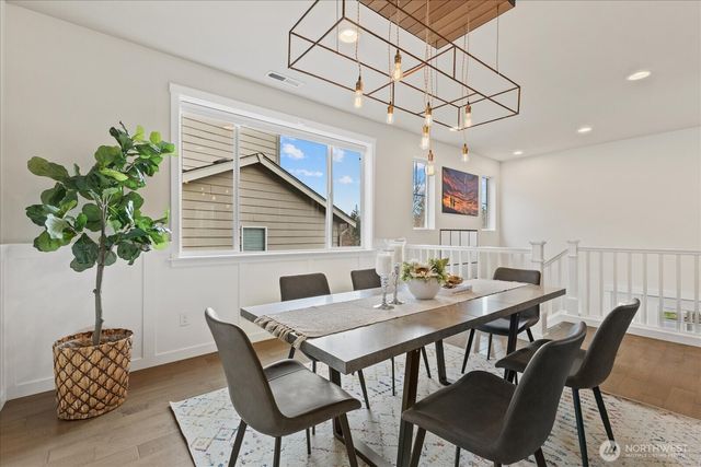 9219 Jacobia Avenue SE, Snoqualmie, WA 98065