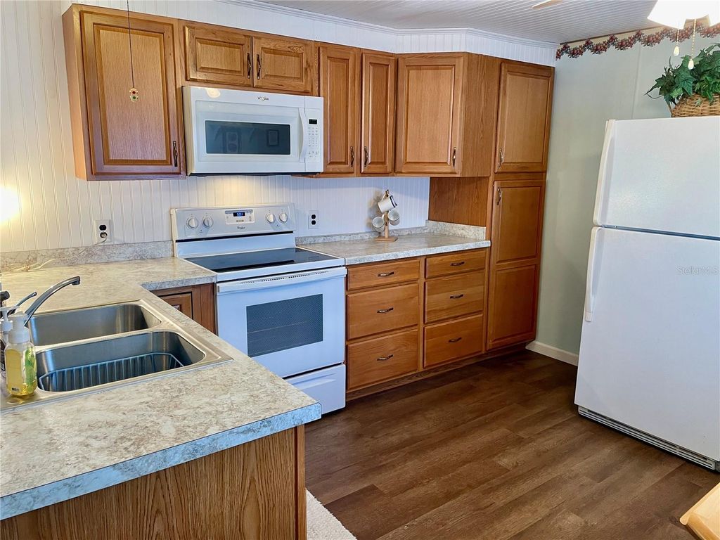 Image 14 of property listing at 6452 FLEETWOOD COURT, North Port, FL 34287