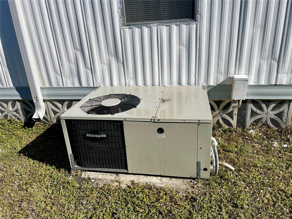 Image 32 of property listing at 6452 FLEETWOOD COURT, North Port, FL 34287