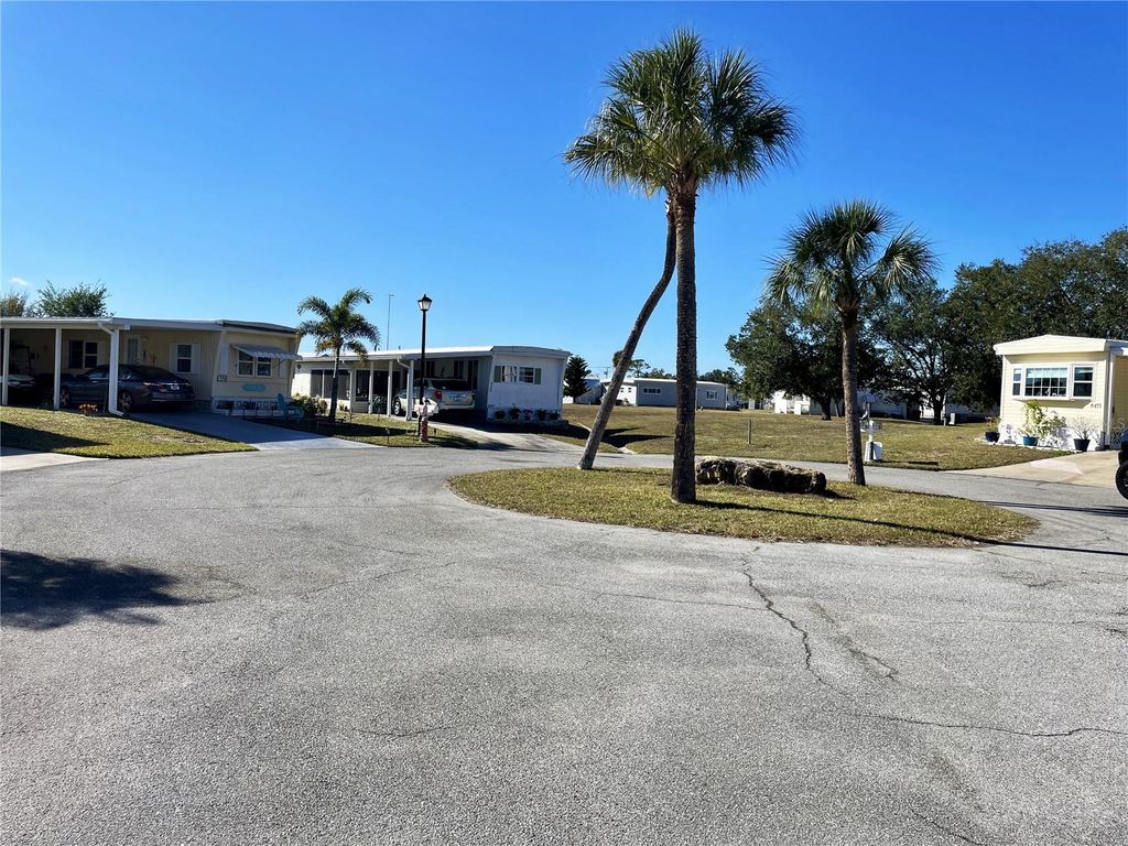 Image 34 of property listing at 6452 FLEETWOOD COURT, North Port, FL 34287