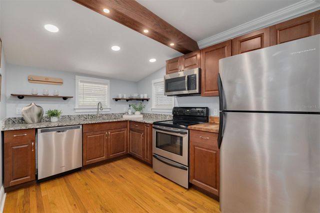 812 6TH STREET N, St Petersburg, FL 33701