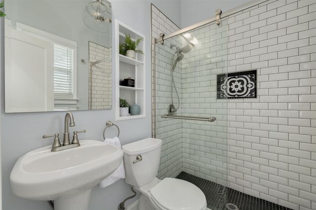 812 6TH STREET N, St Petersburg, FL 33701