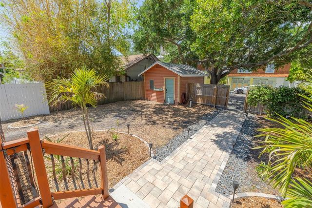 812 6TH STREET N, St Petersburg, FL 33701