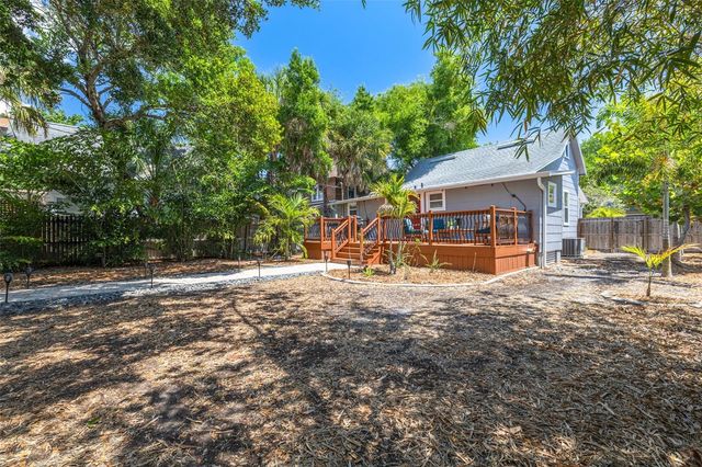 812 6TH STREET N, St Petersburg, FL 33701