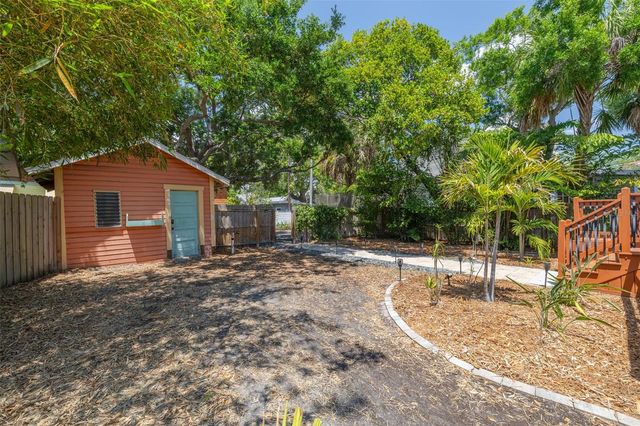 812 6TH STREET N, St Petersburg, FL 33701