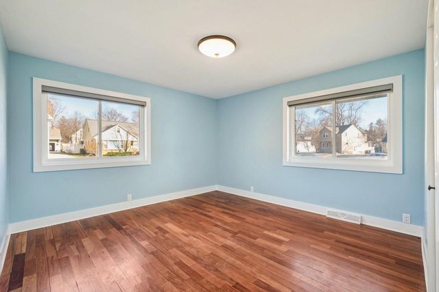 726 W Wisconsin AVENUE, Oconomowoc, WI 53066