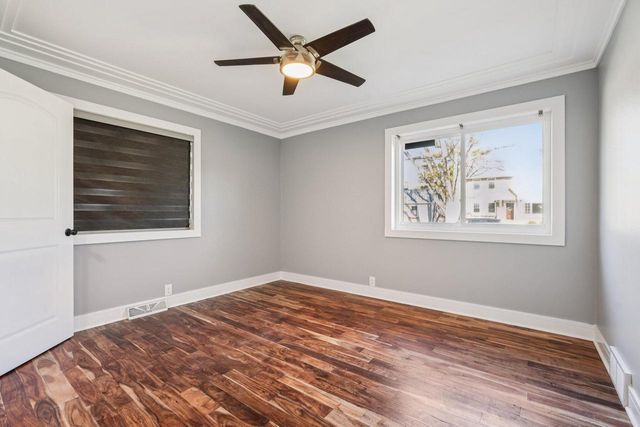 726 W Wisconsin AVENUE, Oconomowoc, WI 53066