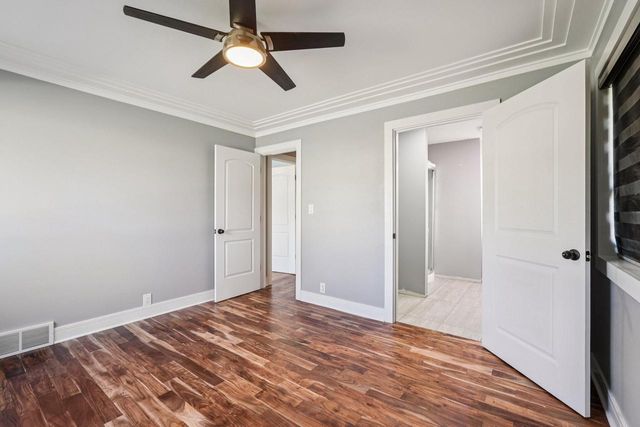 726 W Wisconsin AVENUE, Oconomowoc, WI 53066