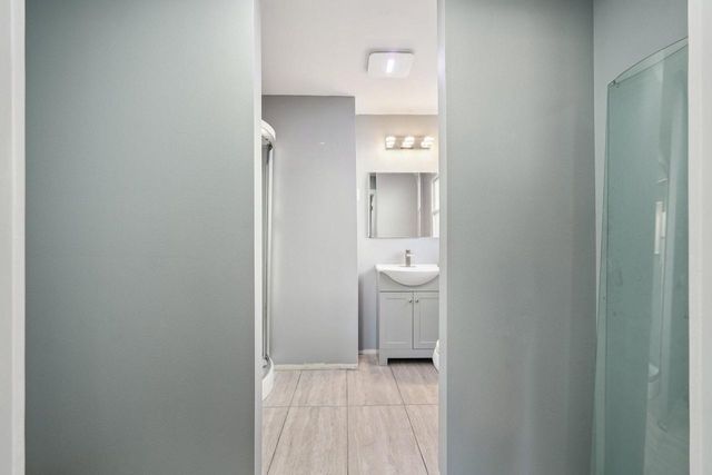 726 W Wisconsin AVENUE, Oconomowoc, WI 53066