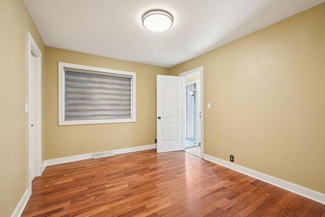 726 W Wisconsin AVENUE, Oconomowoc, WI 53066