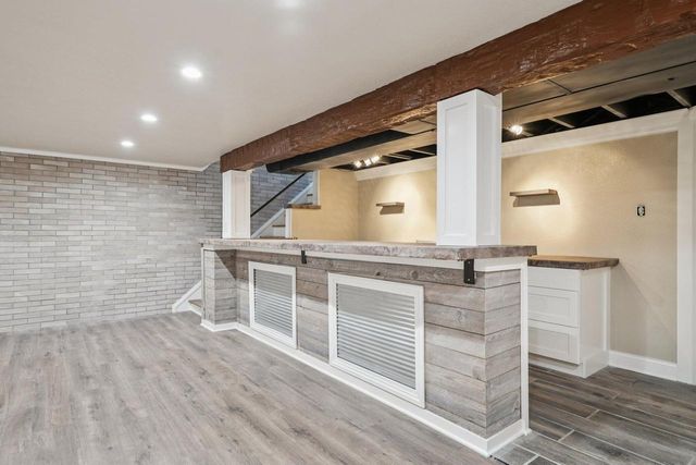 726 W Wisconsin AVENUE, Oconomowoc, WI 53066