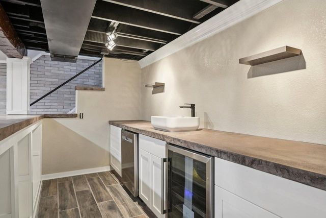 726 W Wisconsin AVENUE, Oconomowoc, WI 53066