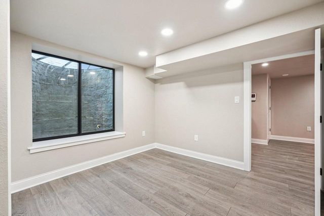 726 W Wisconsin AVENUE, Oconomowoc, WI 53066