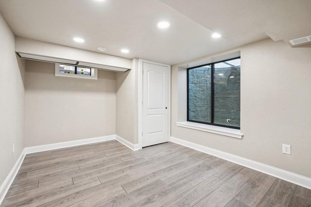 726 W Wisconsin AVENUE, Oconomowoc, WI 53066