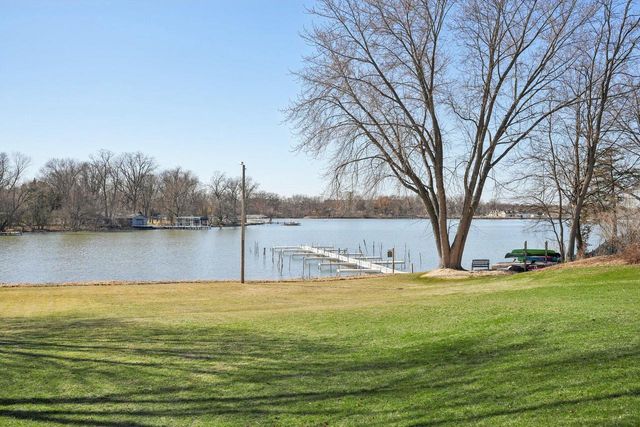 726 W Wisconsin AVENUE, Oconomowoc, WI 53066