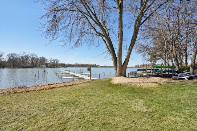 726 W Wisconsin AVENUE, Oconomowoc, WI 53066