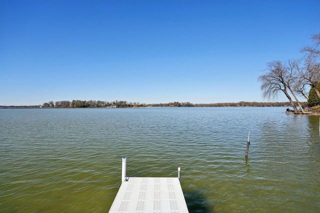 726 W Wisconsin AVENUE, Oconomowoc, WI 53066