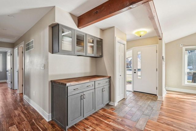 726 W Wisconsin AVENUE, Oconomowoc, WI 53066