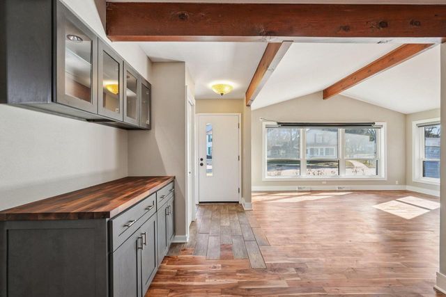 726 W Wisconsin AVENUE, Oconomowoc, WI 53066