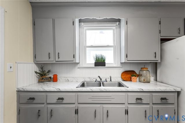 230 Lafayette Ave, Colonial Heights, VA 23834