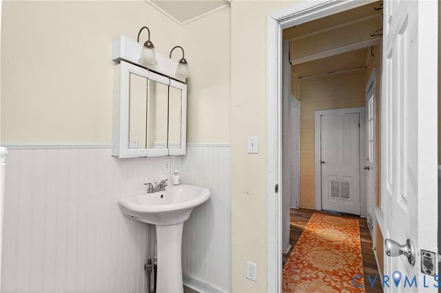 230 Lafayette Ave, Colonial Heights, VA 23834