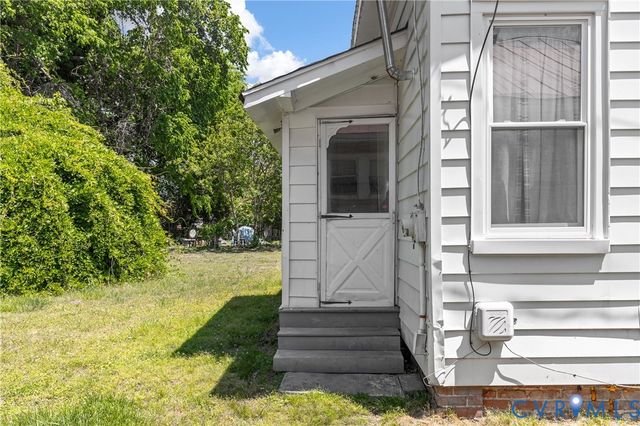 230 Lafayette Ave, Colonial Heights, VA 23834