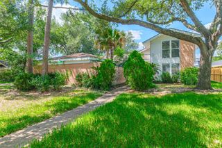 5218 Contour Place, Houston, TX 77096