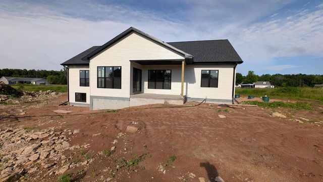N2252 HIGH RIDGE LANE, New London, WI 54961