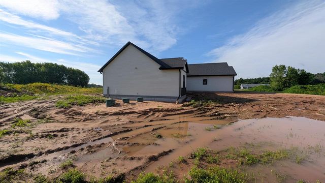 N2252 HIGH RIDGE LANE, New London, WI 54961