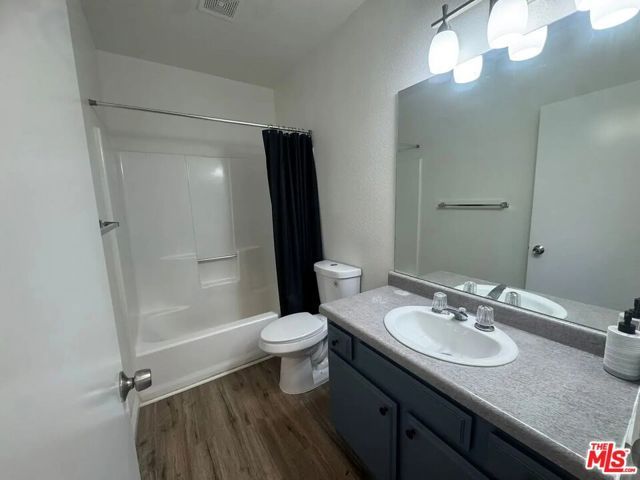 1340 255th Street, Los Angeles, CA 90710