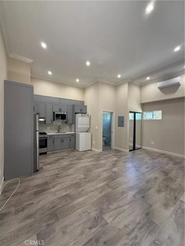 1911 Midvale, Los Angeles, CA 90025