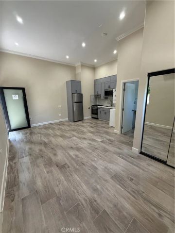 1911 Midvale, Los Angeles, CA 90025