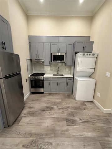 1911 Midvale, Los Angeles, CA 90025