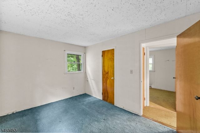 5 Black Oak Dr, Vernon Twp., NJ 07462