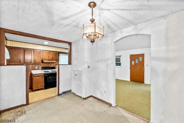 5 Black Oak Dr, Vernon Twp., NJ 07462