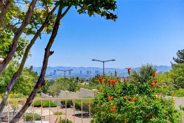11033 Clear Meadows Drive, Las Vegas, NV 89134