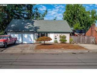 242 38TH St, Springfield, OR 97478