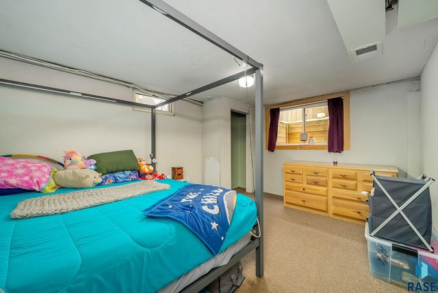 1715 E Mulberry St Street, Sioux Falls, SD 57103