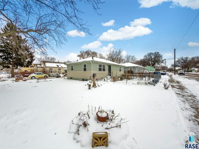 1715 E Mulberry St Street, Sioux Falls, SD 57103