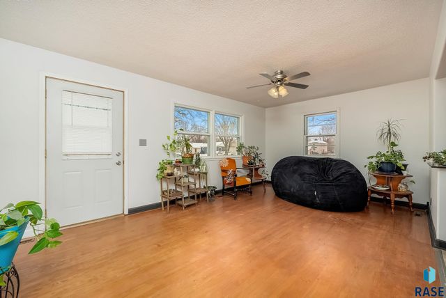 1715 E Mulberry St Street, Sioux Falls, SD 57103