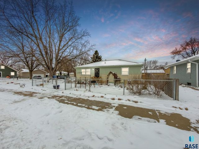1715 E Mulberry St Street, Sioux Falls, SD 57103