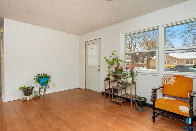 1715 E Mulberry St Street, Sioux Falls, SD 57103