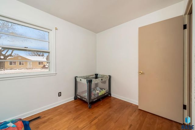 1715 E Mulberry St Street, Sioux Falls, SD 57103