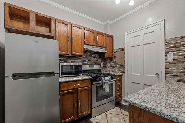 144 N Dithridge Street 206, Oakland, PA 15213